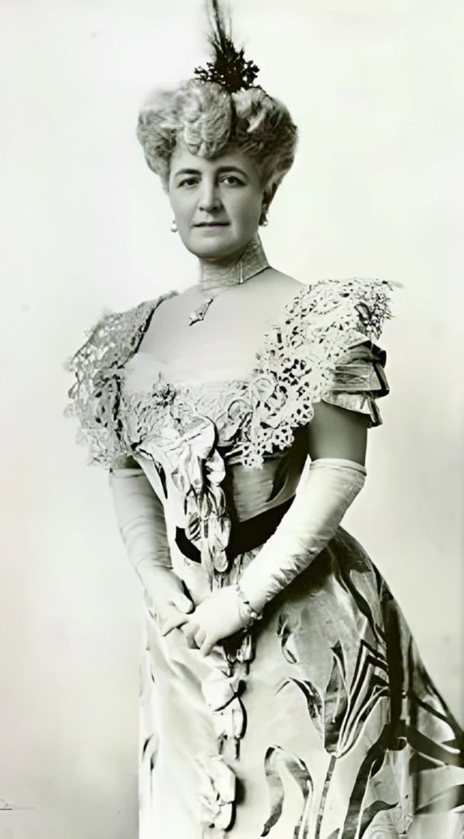 Bertha Palmer (1849-1918)-650